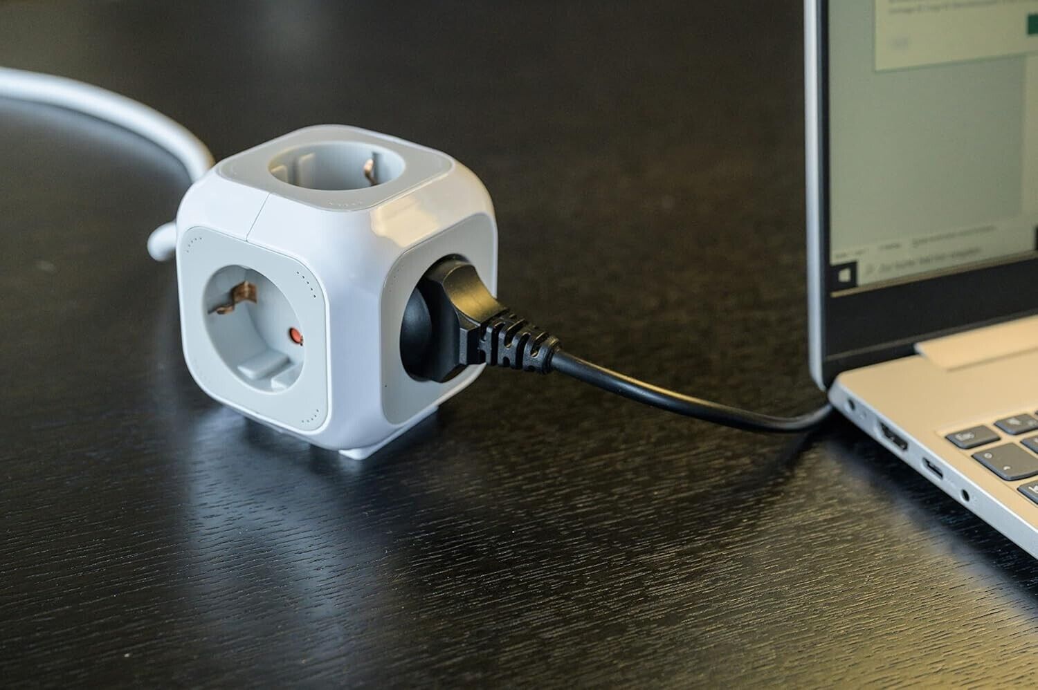 Brennenstuhl Alea-Power Steckdosenblock/Steckdosenwürfel 4-Fach (mit 1,4m Kabel)