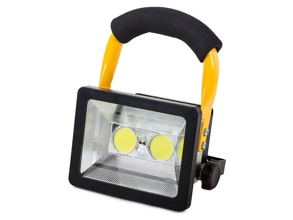 LED Baustrahler 30W mit Akku – mobile COB Arbeitsleuchte für vielseitige Einsätze Der