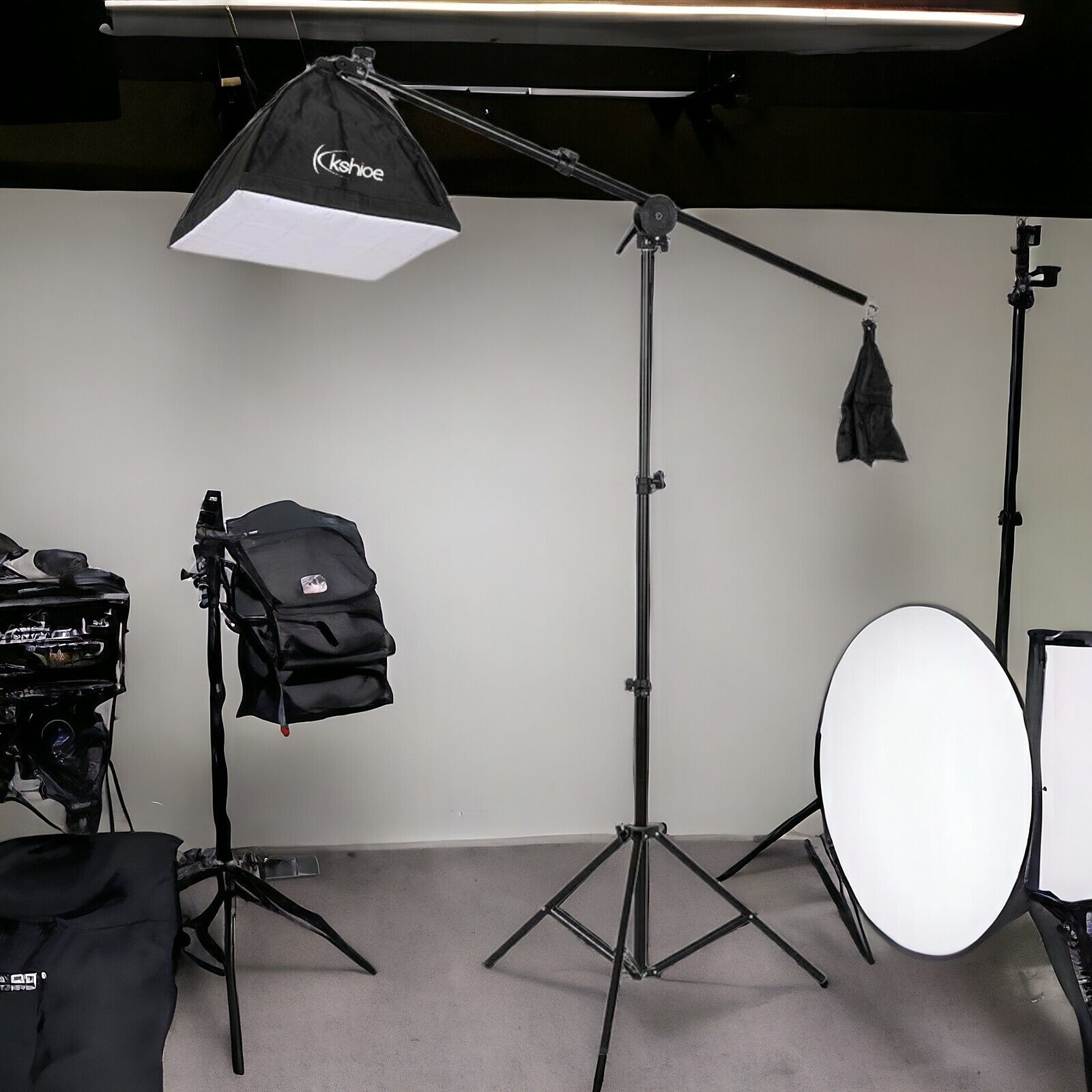 Softbox Beleuchtungsset mit 3x 50x70cm LED Lampen 135W für Fotostudio, Portrait, Produkt- & Videografie