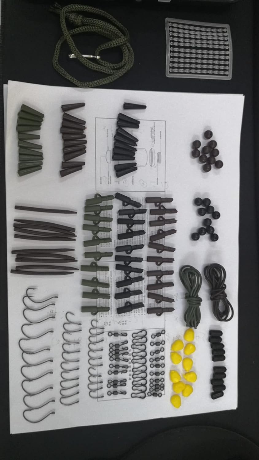272-tlg Angelzubehör Set mit Box – Jig Haken, Sinker, Wirbel, Perlen & mehr

🎣🎣🎣
