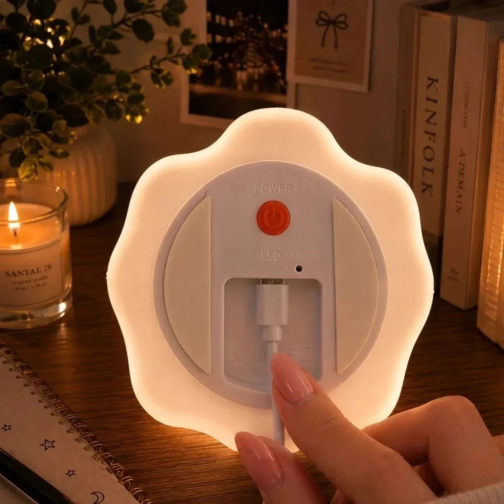 Halloween Nachtlicht Geist mit RGB LED, USB-C Akku, Touch-Steuerung & 30-Minuten-Timer – Silikon Geisterlampe mit Hexenhut