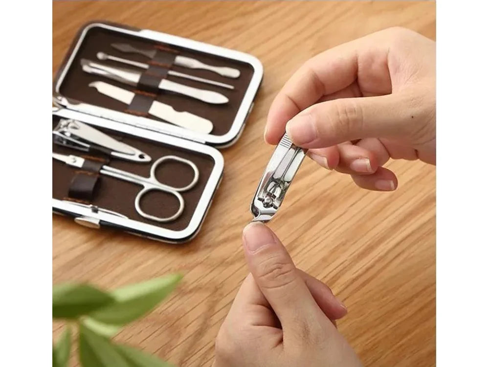 Maniküre & Pediküre Set 7-teilig – Nagelpflege Set mit Nagelknipsern im Etui für Zuhause und Reisen
