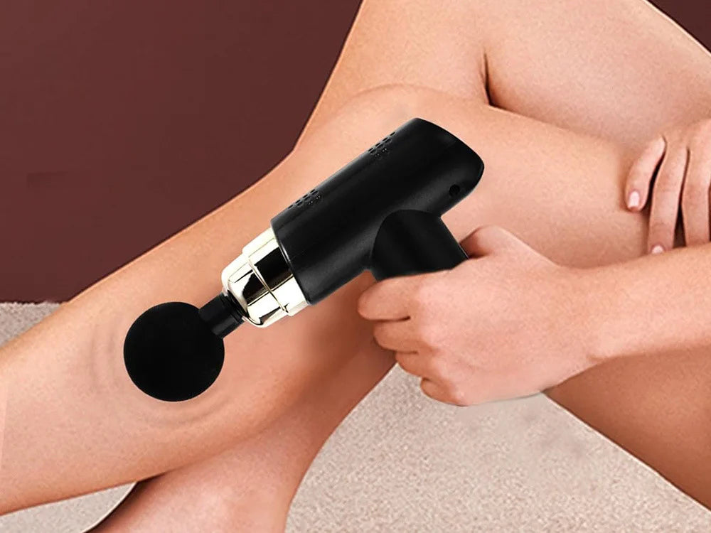 Mini Massagepistole mit 6 Intensitätsstufen – 3600 U/min, 4 Massageaufsätze, USB-C Akku & Batteriestandsanzeige