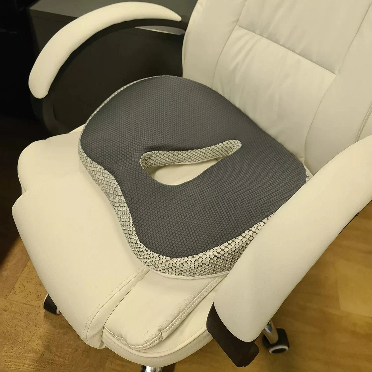 Orthopädisches Sitzkissen aus Memory Schaum – ergonomisches Sitzkissen 46 x 36 x 11 cm mit abnehmbarem Bezug