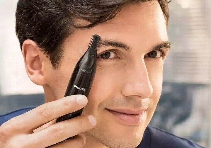 Philips NT1650/16 Ear and Nose Hair Trimmer, Cordless, AA, Double-Sided...
